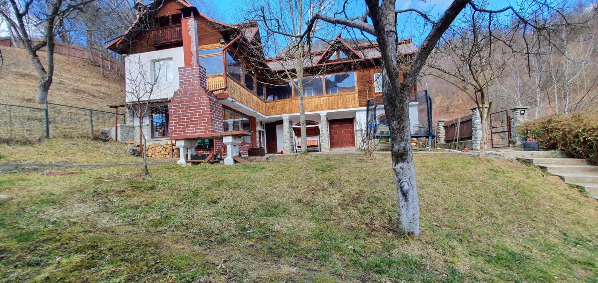 Villa Casa Colt De Rai à Brezoi Extérieur photo