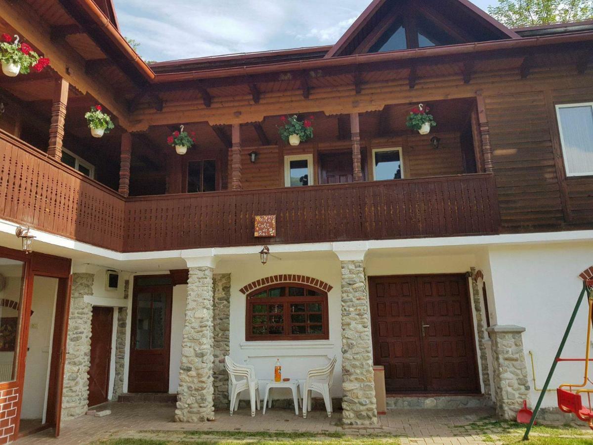 Villa Casa Colt De Rai à Brezoi Extérieur photo